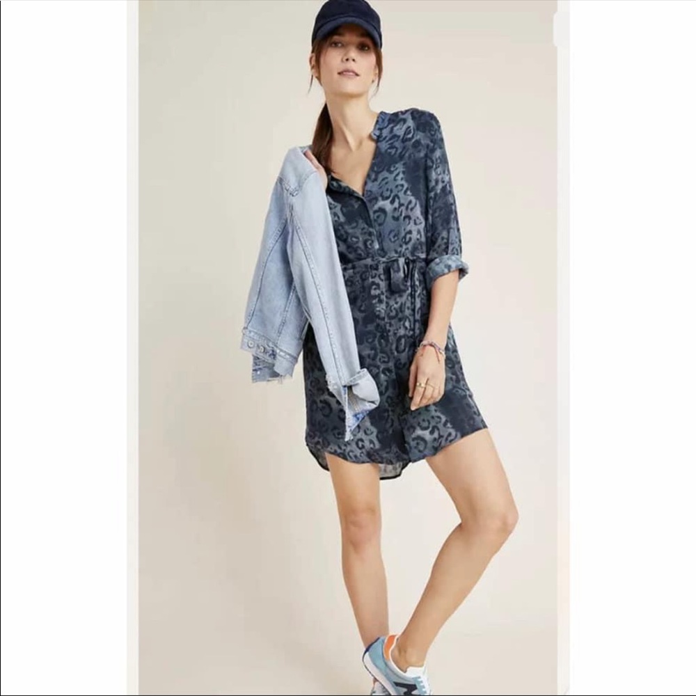 Anthropologie Cloth & Stone Blue Smocked Leopard Shirtdress